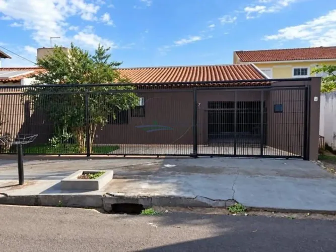 Casa com 3 dormitórios para alugar, 130 m² California - Londrina/PR