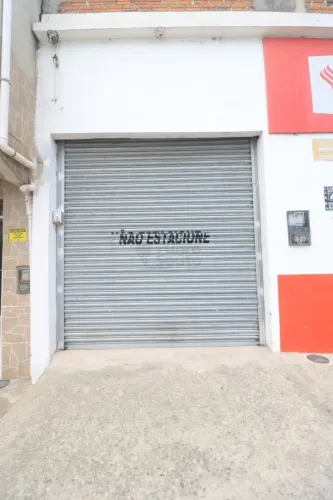Sala Comercial no Bairro São Gonçalo - Ponto Estratégico para o Seu Negócio!