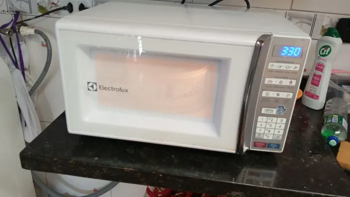 Microondas 34 litros Eletrolux 
