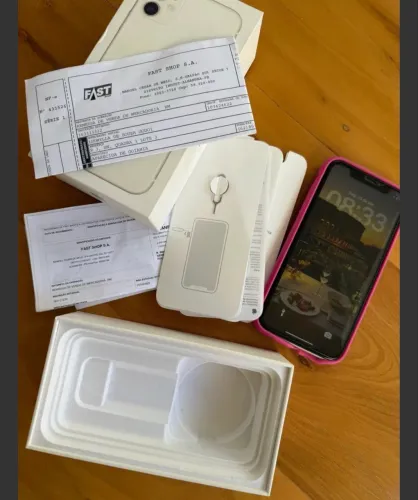 iPhone 11 com 256GB, única dona.