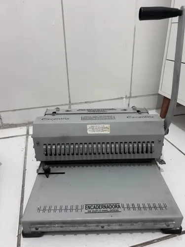 Máquina encadernadora 
