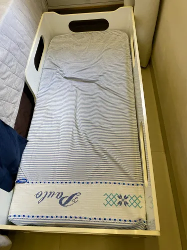 Cama montessoriana com colchão incluso