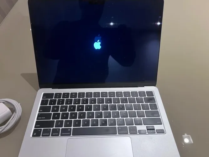 MacBook Air 2022 16/512