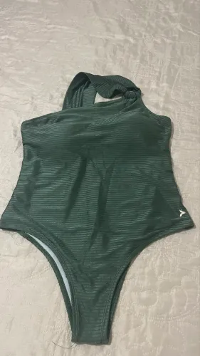 Maiô body verde acetinado da Marca vigor*