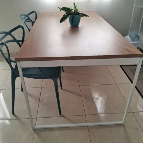 Vendo mesa retangular.