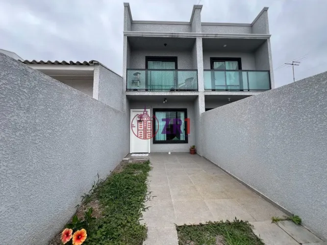 Sobrado para Venda em Curitiba / PR no bairro Alto Boqueirão