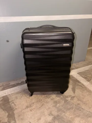 Mala Grande American Tourister Preta - Fibra Rígida Ultra Resistente