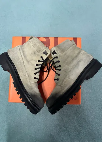 Bota Piet x Viga