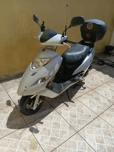 Vendo ou troco Suzuki Burgman 125I