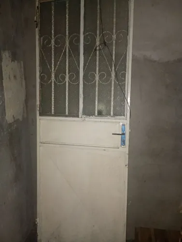 Porta de Ferro Completa 2,10 x 0,80 m com Fechadura