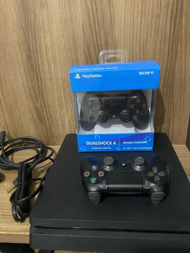 Ps4 slim 1TB na versão de desbloqueio