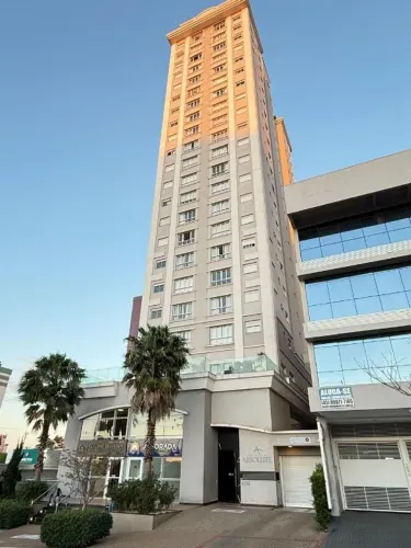 Lindo Apartamento no Edifício Absolute de fundos com muita elegância e sofisticação.