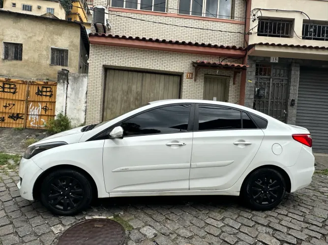 Hyundai HB20S Comfort Plus 1.0 TB Flex 12V Mec. 2017