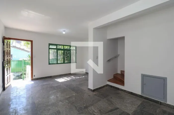 Casa à Venda - Sumaré, 3 Quartos, 250 m2