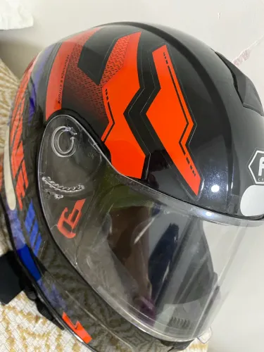 Capacete