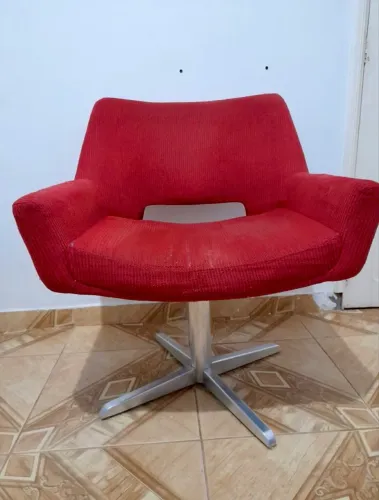 Poltronas Giratórias Vermelhas - Conjunto com 2 Unidades