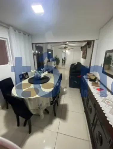 Casas & Sobrados 3 dormitório(s) em Jardim Itatiaia