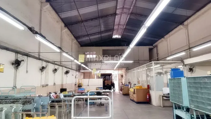 Aluguel de galpão com 550 m² - Entrada de Carreta - Riachuelo - Rio de Janeiro - RJ