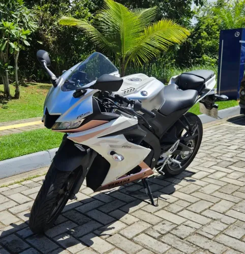 Yamaha R15 2026/2026 - Praticamente ZERO KM