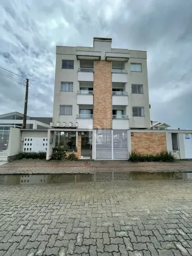 Apartamento mobiliado disponível para locação com 02 dormitórios sendo 01 suíte, vaga de g