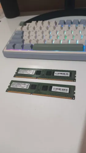 2 memórias RAM 4gb ddr3