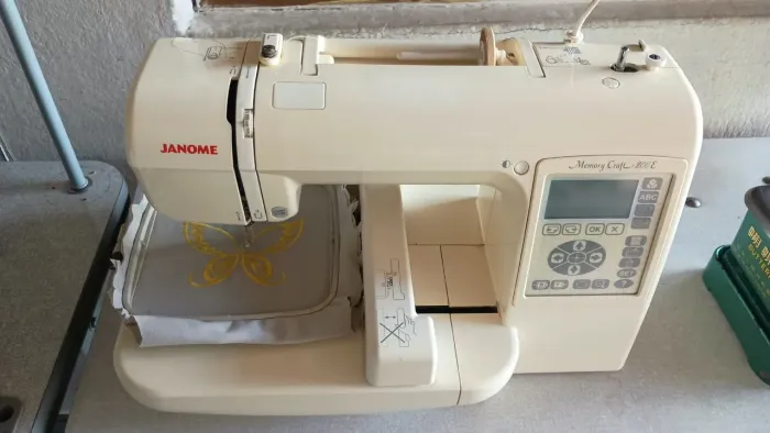 Máquina de bordar Janome