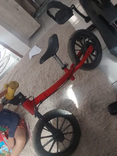 Bicicleta de equilíbrio infantil