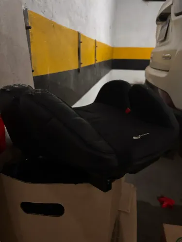 Vendo assento elevado para criança