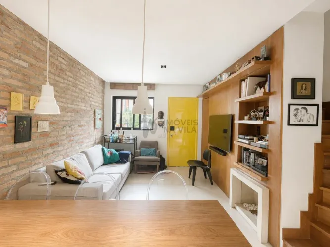 Casa reformada em vila residencial com 2 suítes na Vila Mariana