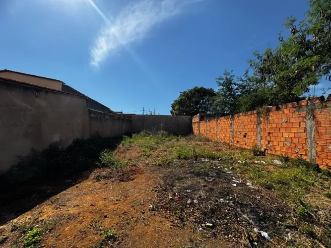 AFM - Lote de 200m2 no Village!