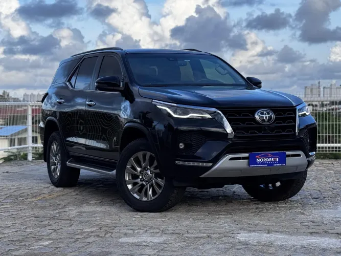 Toyota Hilux SW4 SRX 4X4 2.8 TDI 16V Dies. Aut. 2024