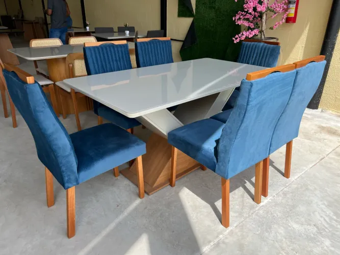 Mesa de jantar com 6 cadeiras