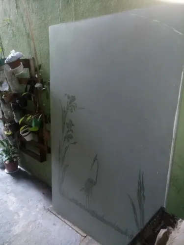 Vendo dois vidros grandes decorados( divisoria)