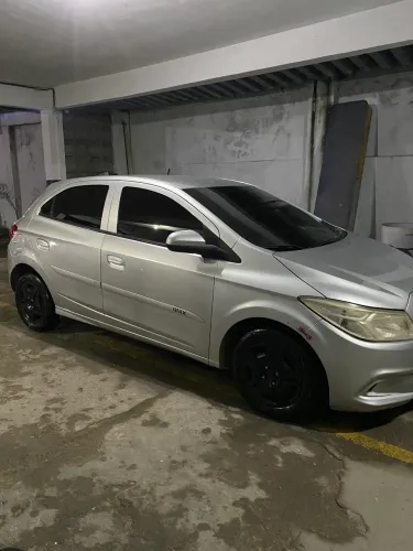 Chevrolet Onix JOY Hatch 1.0 8V Flex Mec. 4P 2017