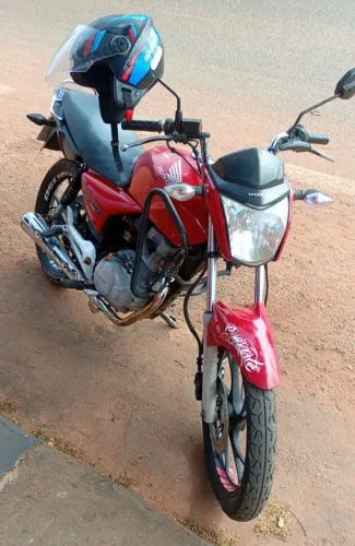 Moto titan 150 es