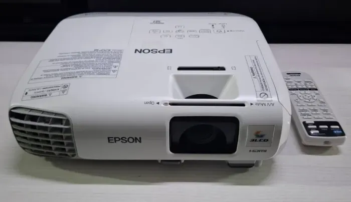 Projetor EPSON PowerLite S27 H694A Profissional  (Corporativo)