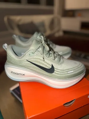 Nike Vomero Plus