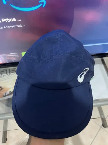 Vendo boné ASICS