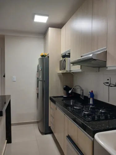 VENDO APARTAMENTO NO CONDOMÍNIO GARROVES