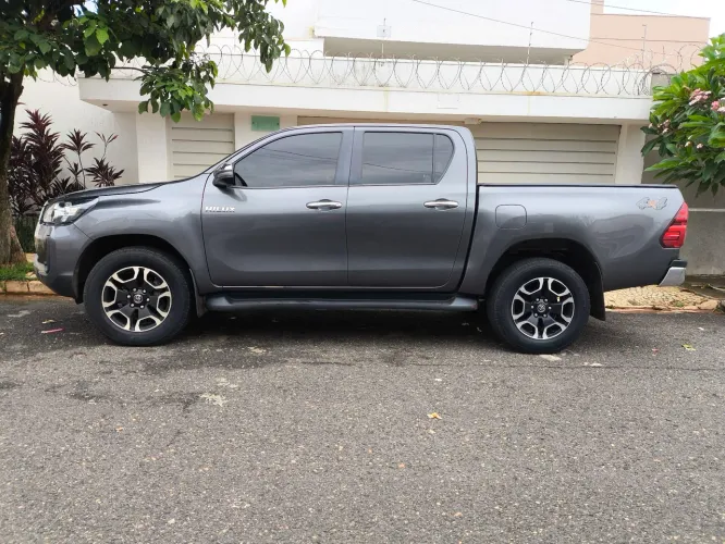Toyota Hilux CD SRV 4X4 2.8 TDI Diesel Aut. 2023