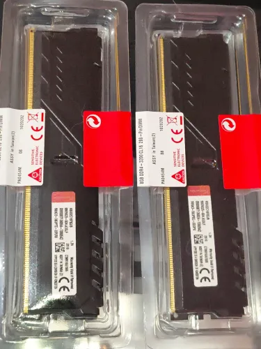 Hyperx lacrada 8gb cada