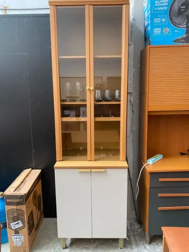 CRISTALEIRA COM LED PEÇA UNICA
