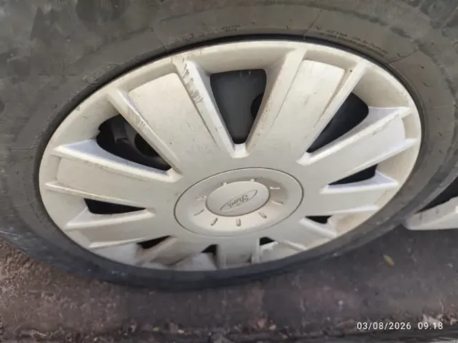 Calota e Roda aro 15 - Ford Focus 2008