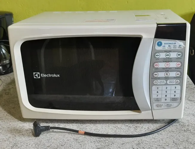 MICROONDAS ELECTROLUX 220V 