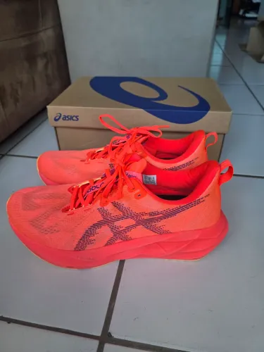 Tênis Asics Novablast 5 Laranja - usaso apenas 1 vez - Tam.43