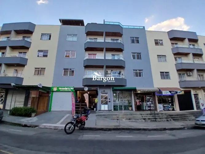 Apartamento com área externa para locação no Bairro Cascatinha em Juiz de Fora