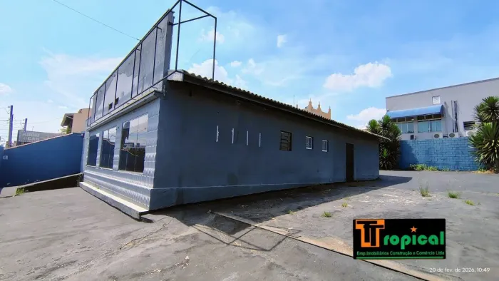 Casa com 7 dormitórios para alugar, 210 m² por R$ 6.515/mês - Vila São Francisco - Hortolâ