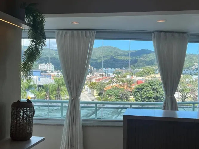 Apartamento com 4 quartos, Itacorubi - Florianópolis