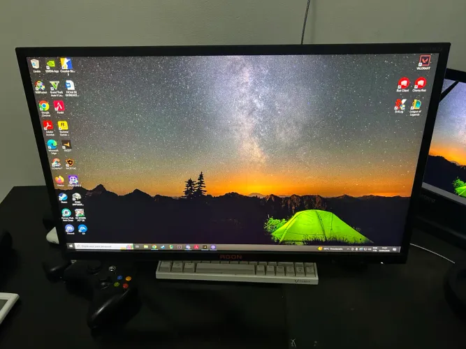 MONITOR GAMER + BRAÇO ARTICULADO