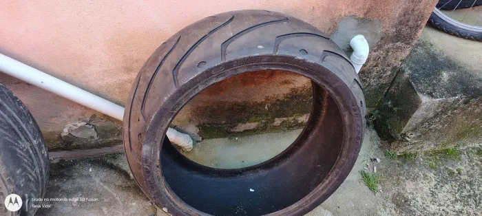 Vendo pneu de fat boy